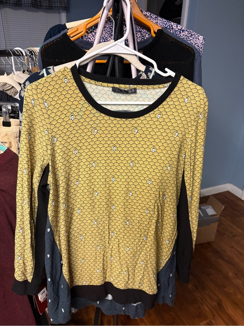 Fossil Yellow Scallop-Print Long Sleeve Top with Black Trim